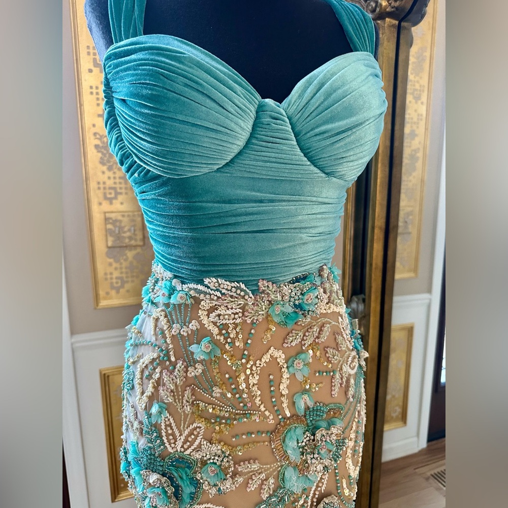 Crystal Beaded Formal Sweetheart Neckline Custom Gown Beige Turquoise Size 4 - Picture 13 of 16